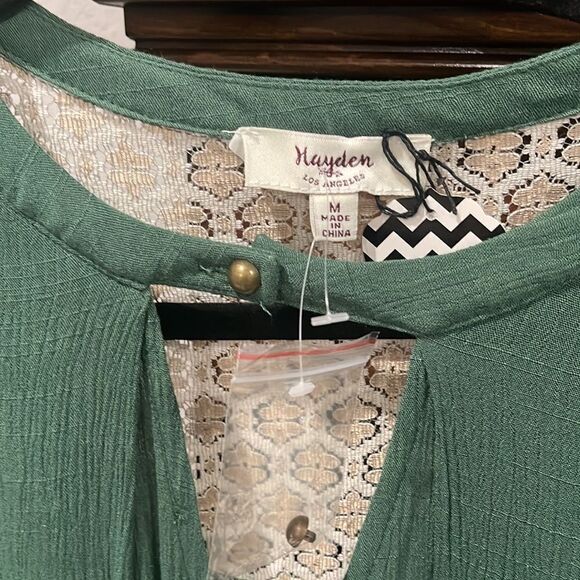 Hayden Flowy Shirt Size Med - Picture 3 of 4